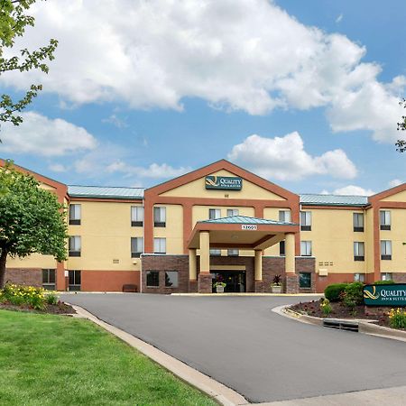 Quality Inn & Suites Lenexa Kansas City מראה חיצוני תמונה