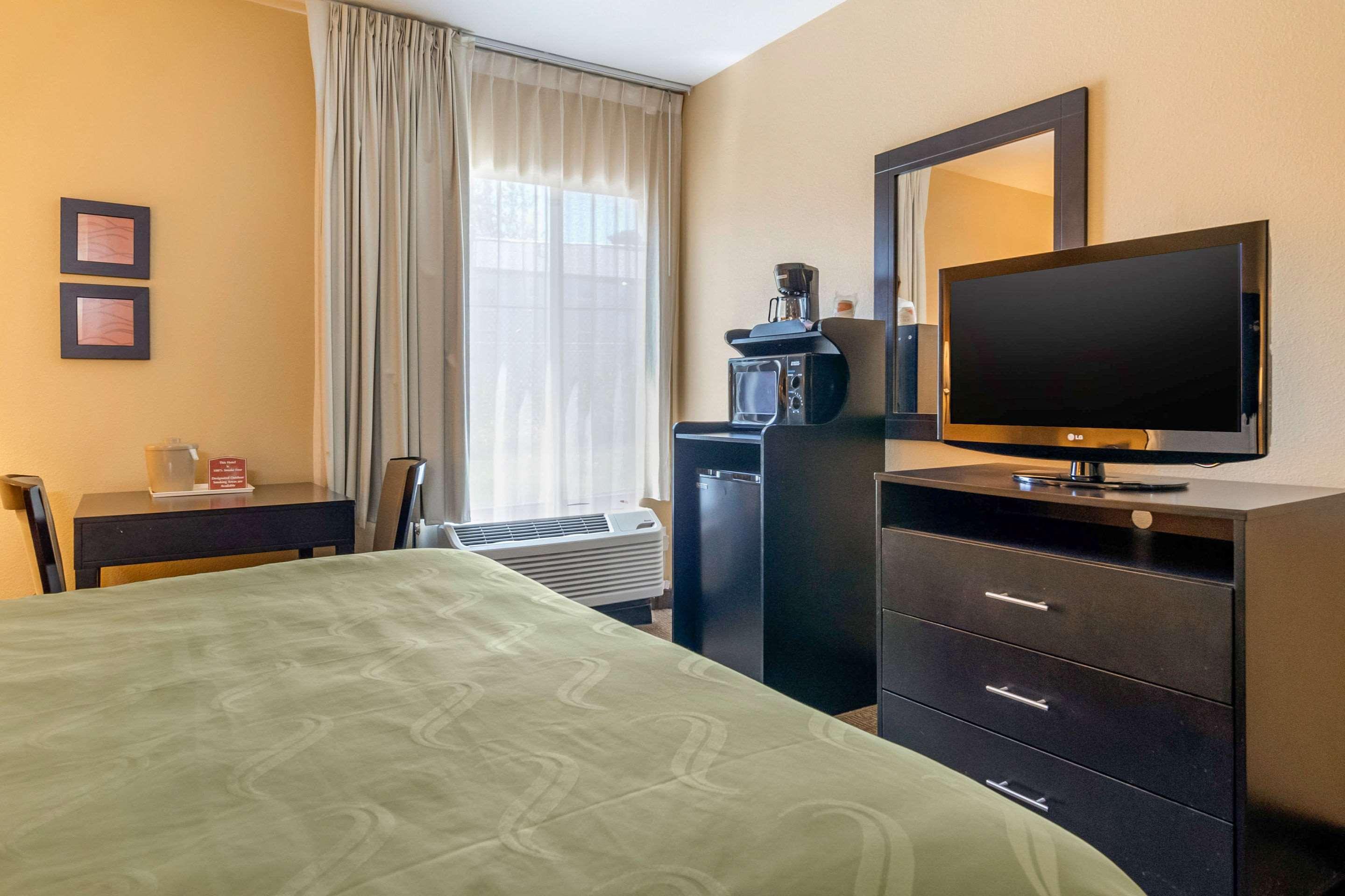 Quality Inn & Suites Lenexa Kansas City מראה חיצוני תמונה