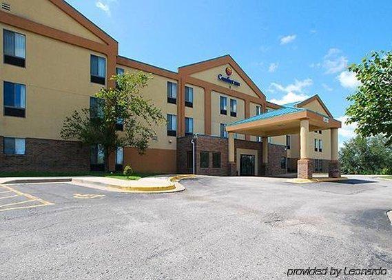 Quality Inn & Suites Lenexa Kansas City מראה חיצוני תמונה